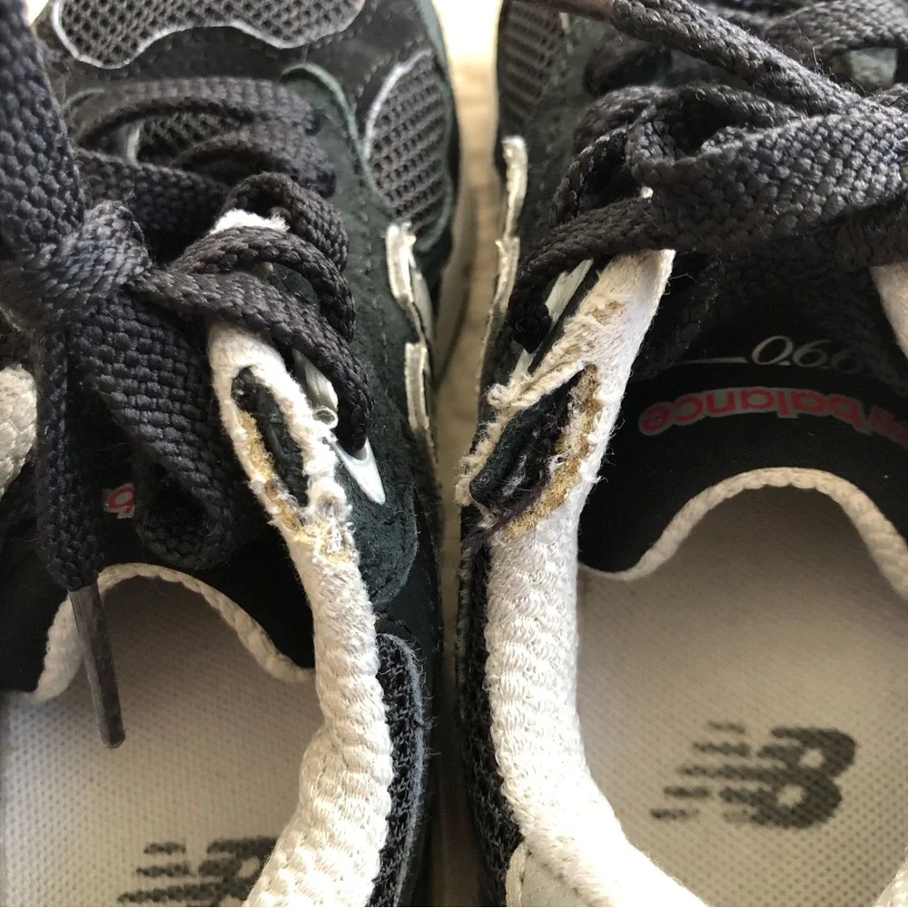 NEW BALANCE 990v3 Kids' Black Athletic Sneakers Size 11